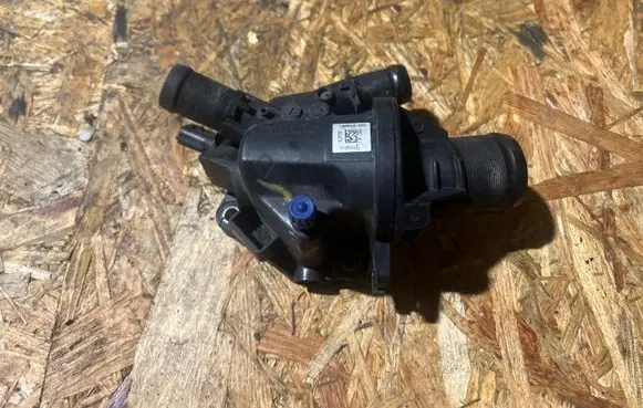 Nissan Navara D23 Thermostat 110604371R 2102011233