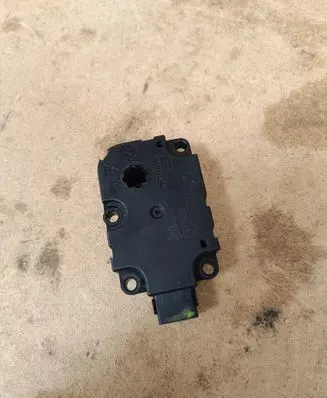 Mercedes-Benz GLC C253 Air flap motor/actuator A0999069500