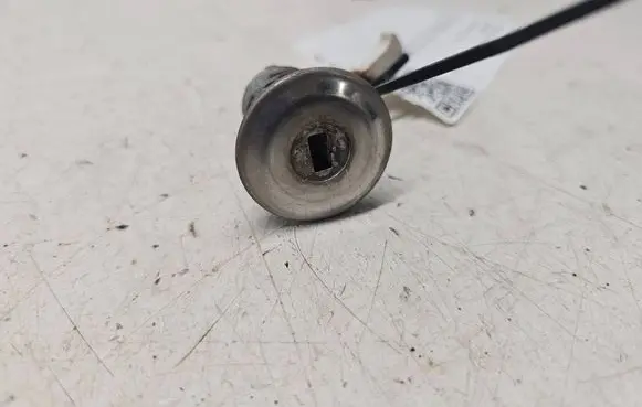 Peugeot 107 Coupe door lock (next to the handle) 