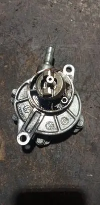 Mercedes-Benz E W211 Vacuum pump A64623065