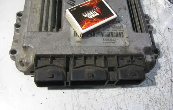 Renault Megane II Engine control unit/module 8200263395 19DCI88KW BOSCH0281010769