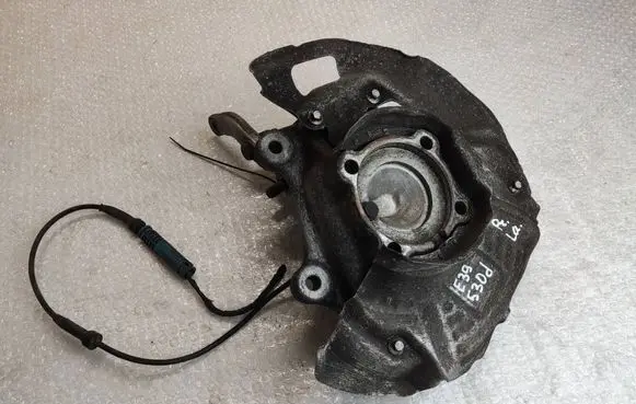 Front wheel hub spindle knuckle