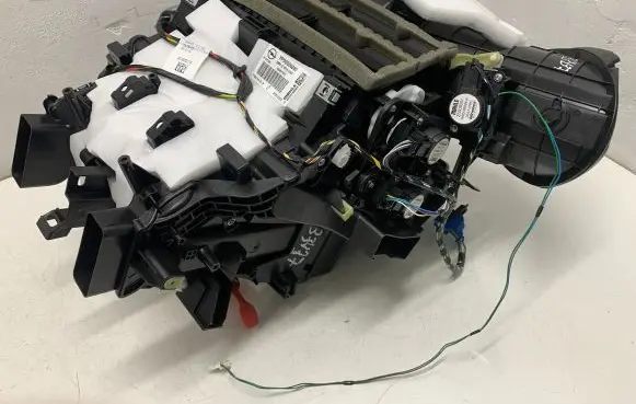 Opel Crossland X Interior heater climate box assembly YP00000280 GG916002 003641612