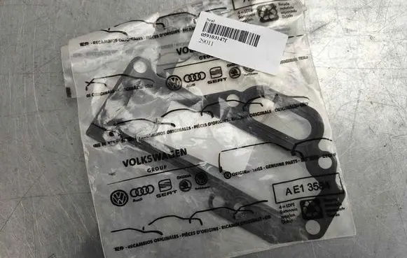 Volkswagen Touareg II other engine part 059103147F
