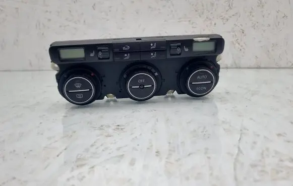 Volkswagen Touran I Climate control unit