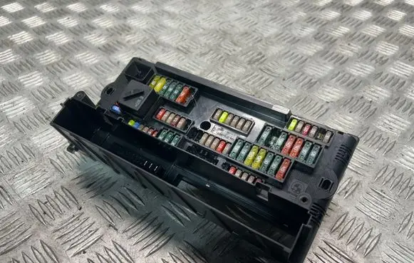 BMW 5 GT F07 Fuse module 9234421
