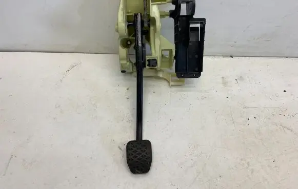 BMW M5 Brake pedal 6789740