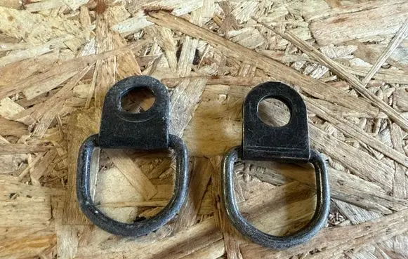 Alfa Romeo 159 Tie down hook / loop 