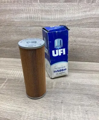 Mercedes-Benz E W124 Oil filter cover 2558600