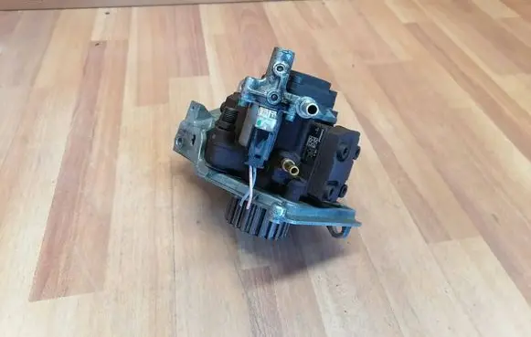 Fuel injection high pressure pump