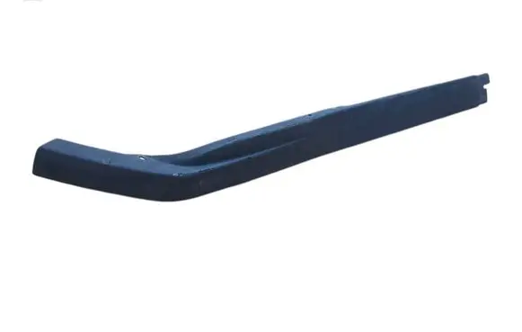 Front bumper lip