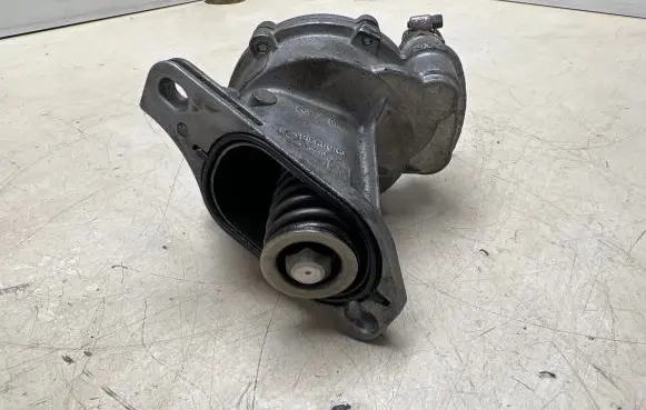 Volvo S80 Vacuum pump 722300680