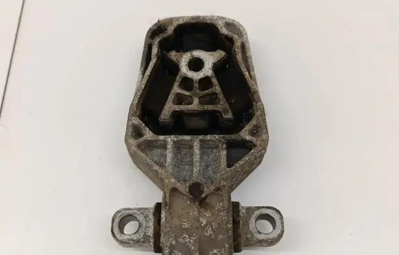 Mercedes-Benz CLA C117 X117 W117 Gearbox mount A2467401209