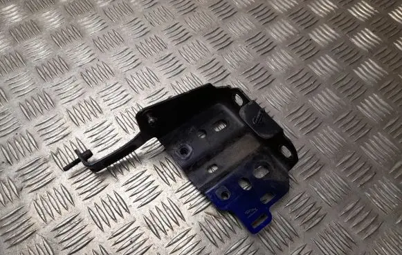 Jaguar I-Pace Engine mounting bracket M9D3101A73AA