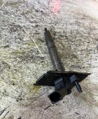 Audi A6 S6 C6 4F Fuel injector 059130277AH