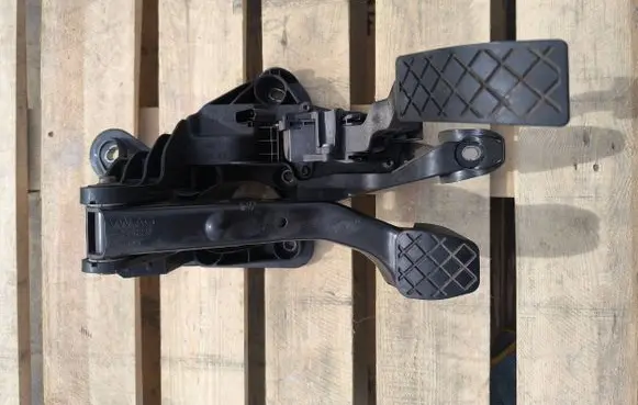 Volkswagen Polo V 6R Pedal assembly G14022047 299306B 0280755223