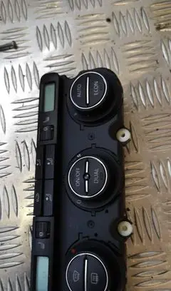 Volkswagen PASSAT B6 Climate control unit