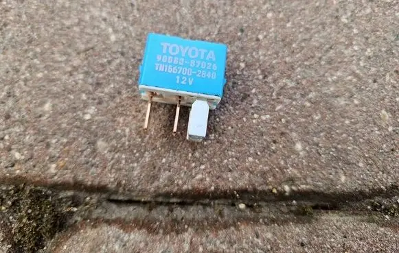 Toyota Highlander XU70 Battery relay fuse 9008087026