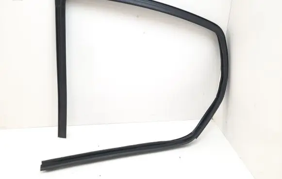 Jeep Wrangler Rubber seal front door window/glass 