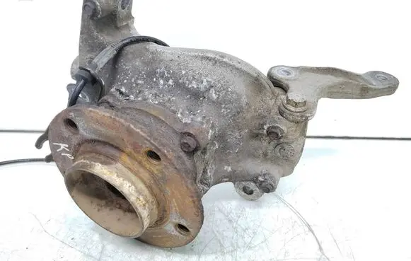 BMW 5 E60 E61 Front wheel hub spindle knuckle 6760953l