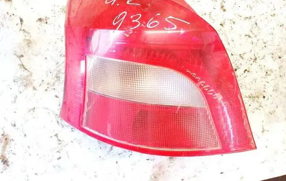 Toyota Yaris Rear/tail lights