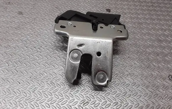 Volkswagen Jetta V Loading door lock 