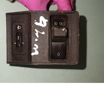 BMW 5 E34 Fog light switch 8110498