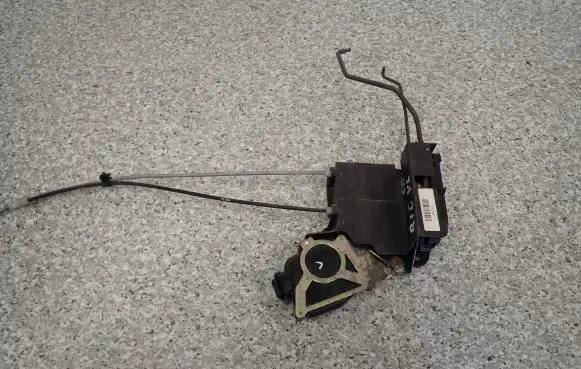 KIA Rio Rear door lock