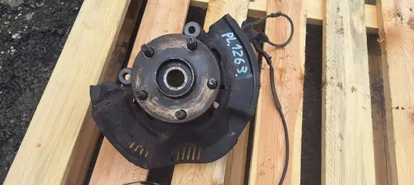 Toyota Auris 150 Front wheel hub