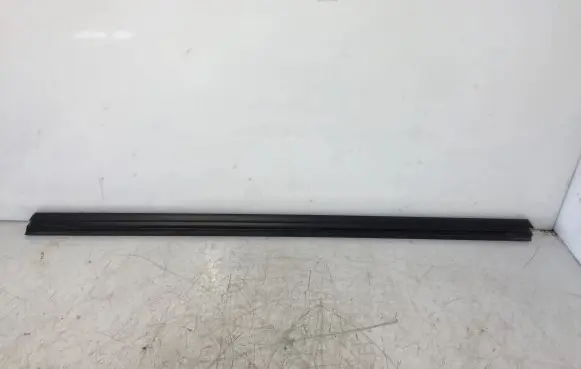 Peugeot Expert Rubber seal front door window/glass 9808655780
