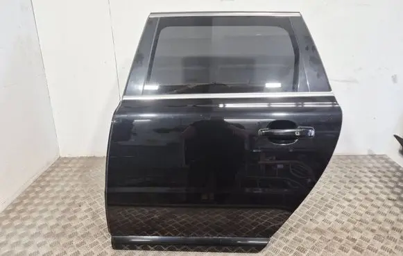 Volvo V70 Rear door 