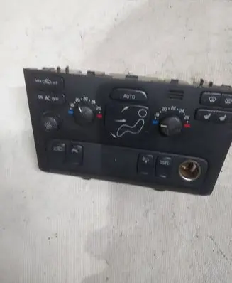Volvo XC90 Climate control unit 8697137