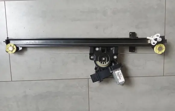 Peugeot Boxer Front door window regulator with motor 1368921080