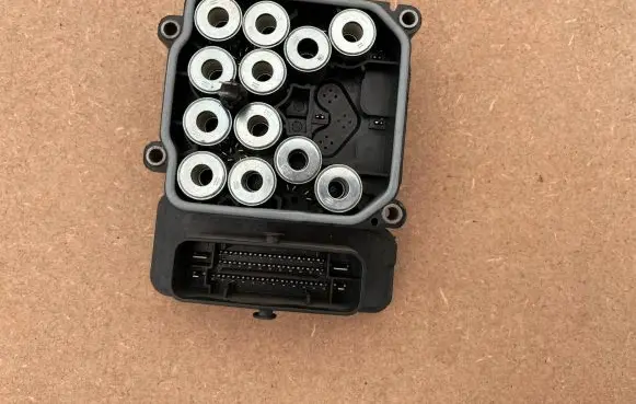 Mercedes-Benz CLA C117 X117 W117 ABS control unit/module A0004311500