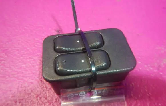 Opel Corsa C Quarter vent window switch 24409205