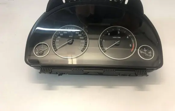 BMW 5 F10 F11 Speedometer (instrument cluster) 9227614 2059571 25811511