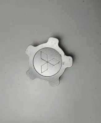 Mitsubishi Grandis Original wheel cap H026