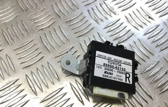 Toyota RAV 4 (XA40) Light module LCM 8996042150