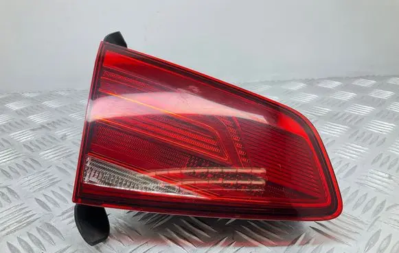 Volkswagen PASSAT B8 Tailgate rear/tail lights 3G5