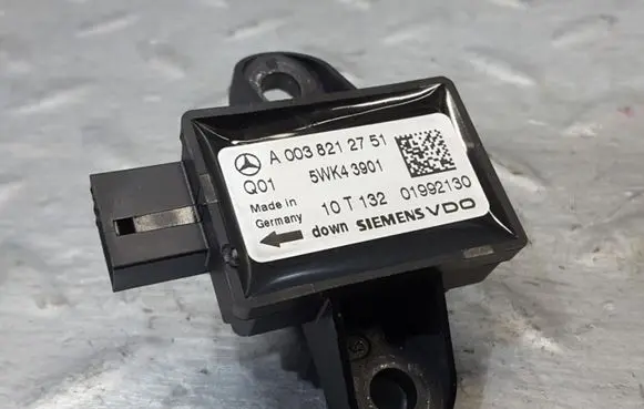 Mercedes-Benz S W221 Airbag deployment crash/impact sensor A0038212751 0038212751