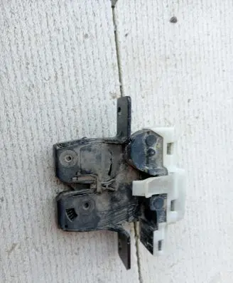 Renault Clio III Tailgate/trunk/boot lock/catch/latch 8200076240E