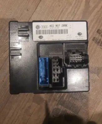 Audi A8 S8 D3 4E Comfort/convenience module 5DK00843211 4E0910289E 4E0907289E