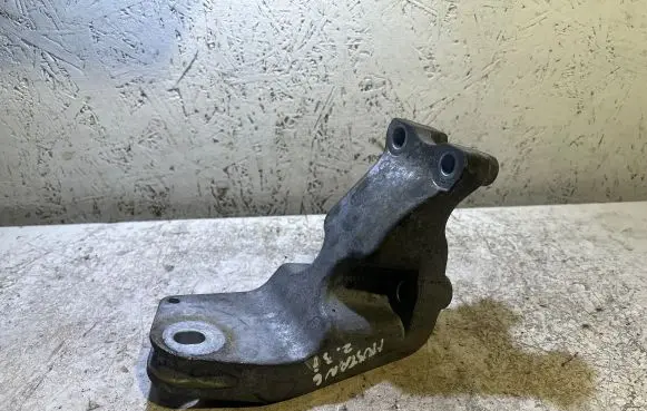 Ford Mustang VI Engine mounting bracket FR3C6B033CB A64RB
