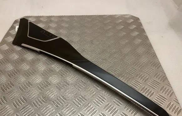 Volvo XC90 Front door trim bar 31407859