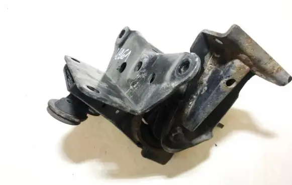 Nissan X-Trail T30 Engine mount bracket