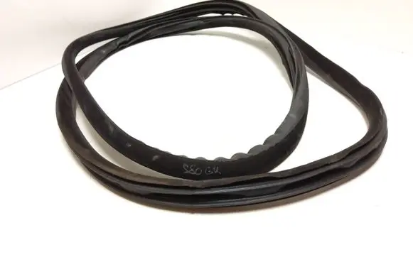 Volvo S80 Rubber seal rear door 
