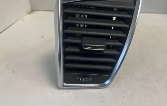 Audi Q5 SQ5 Dashboard side air vent grill/cover trim 8R2820901