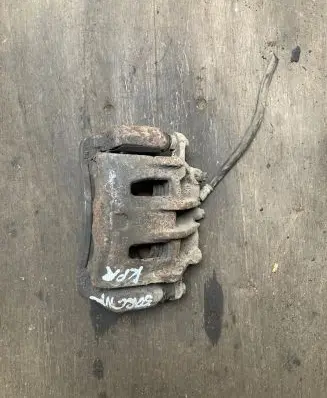 KIA Sorento Front brake caliper