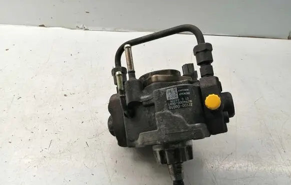 Toyota Avensis T250 Fuel injection high pressure pump 221000G010 MU2940000061