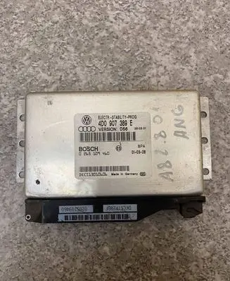 Audi A8 S8 D2 4D Engine control unit/module 4D0907389B 0285004460